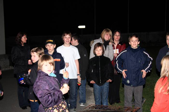 2009_Osternacht_GRILLEN01