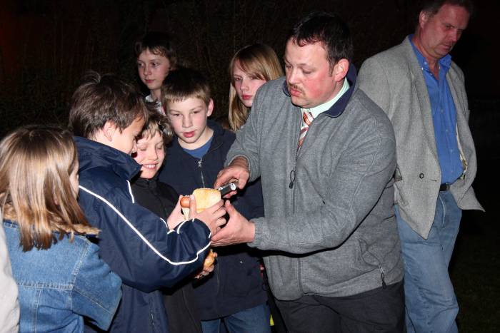 2009_Osternacht_GRILLEN03